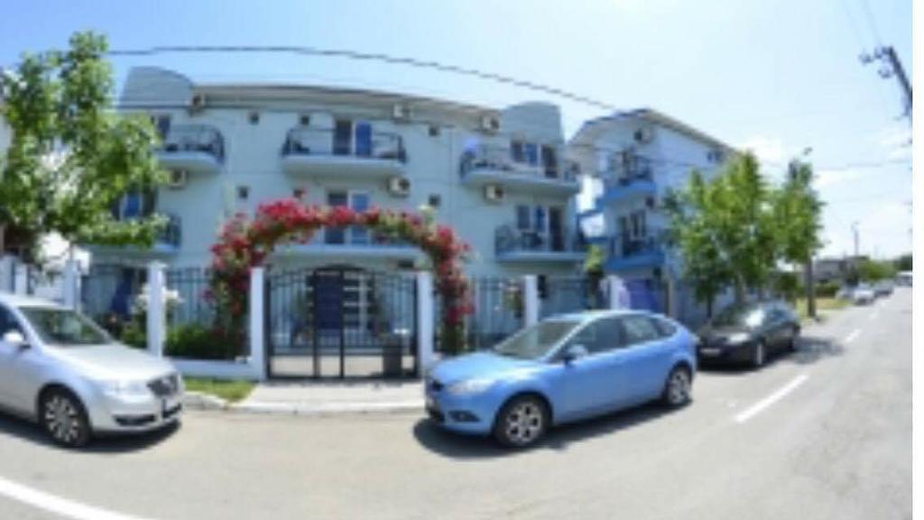 Vila Ελλάδα 科斯蒂内什蒂 外观 照片